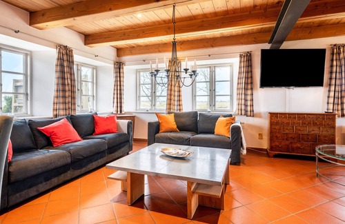 Poppenbull House | Holiday Home 'Poppenbll' with Private Terrace, Private Garden and Wi-Fi