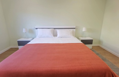 Arcos de Valdevez House | Holiday Home 'Casa Encanto De Arcos De Valdevez 1' with Private Pool, Wi-Fi and Air Conditioning