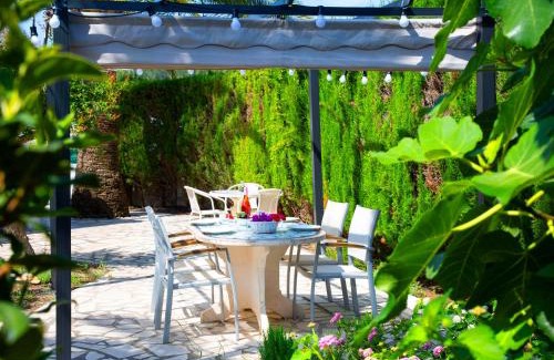 Casas de Torrat House | Holiday Home Rafol by Interhome