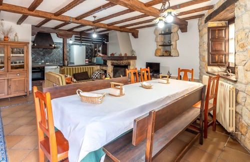 Villamayor House | Holiday Home 'Rodiles De Matisón' with Mountain View, Private Pool and Wi-Fi