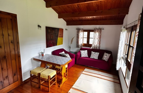 O Rosal Resort | Holiday Home 'Rosal Lodge' with Mountain View, Shared Pool and Wi-Fi