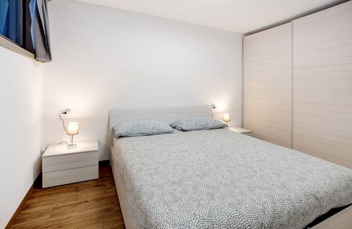 San Carlo House | Holiday Home 'San Carlo 1' with Mountain View, Private Terrace and Wi-Fi