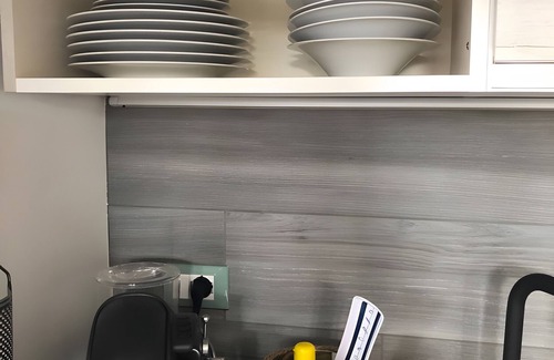 Lido di Spina House | Holiday Home 'Su 3 Piani Con Giardino' with Private Garden, Balcony and Wi-Fi