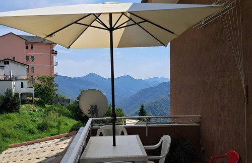 Uscio Apartment | Holiday Home 'Uscio Natura' with Mountain View, Wi-Fi and Air Conditioning