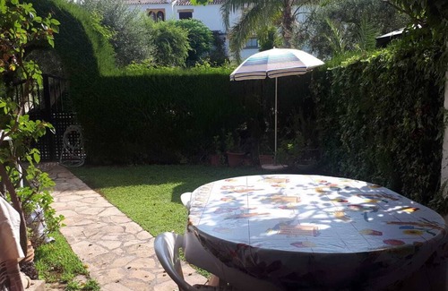 Cambrils House | Holiday Home 'Villa Consuelo' with Shared Pool, Private Terrace and Private Garden