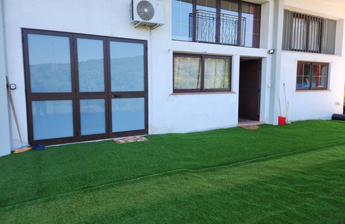 Palmi House | Holiday Home 'Villa Corì' with Shared Terrace, Wi-Fi and Air Conditioning