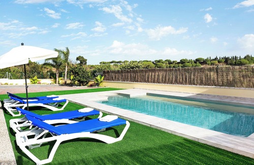 San Ambrosio House | Holiday Home "Villa Montenmedio - Paula" with Mountain View & Pool