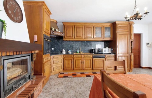 Fonte Boa House | Holiday Home 'Villa With 4 Apartments' with Private Pool, Private Terrace and Wi-Fi Access