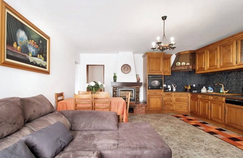 Fonte Boa House | Holiday Home 'Villa With 4 Apartments' with Private Pool, Private Terrace and Wi-Fi Access