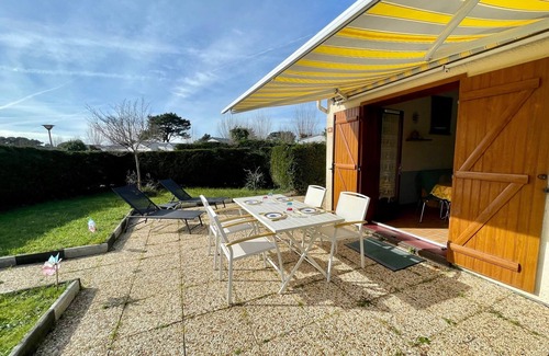 Brem Sur Mer House | Holiday home with heated pool 800m from the beach