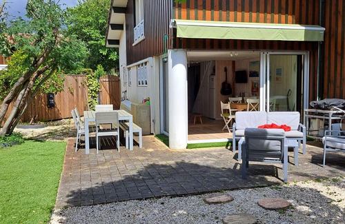 Biscarrosse Villa | Holiday home with JACUZZI near the Lake