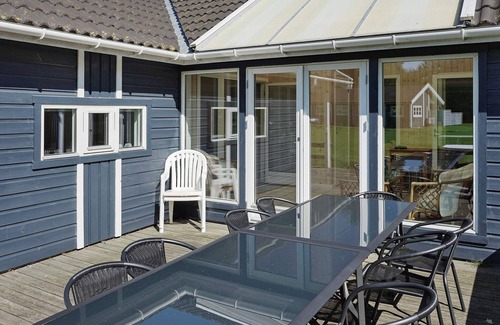 Oster Somarken House | Holiday Home with Sauna by Beach