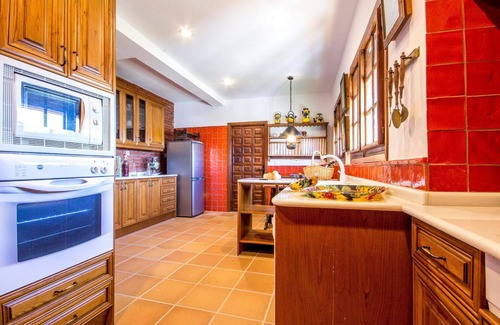 Alcaucin House | Holiday house Alcaucin for 6 - 14 persons with 6 bedrooms - Holiday house