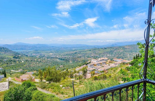 Alcaucin House | Holiday house Alcaucin for 6 - 14 persons with 6 bedrooms - Holiday house