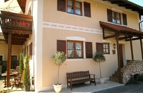 Windschnur House | Holiday house "Annelies" with access to swimming pool & sauna