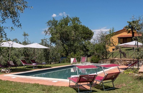 Lucignano House | Holiday house Lucignano for 1 - 13 persons with 6 bedrooms - Holiday home