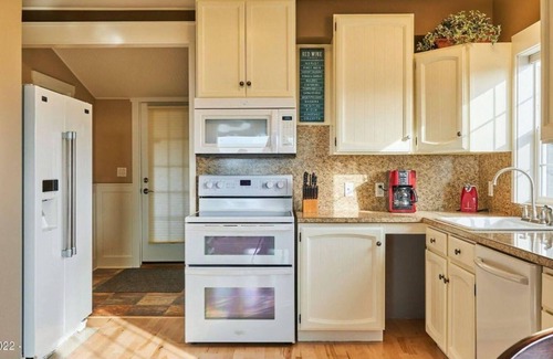 Newport House | Holiday house Newport for 1 - 6 persons with 3 bedrooms - Row house
