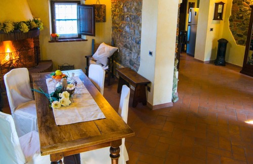 Quarrata House | Holiday house Quarrata for 1 - 12 persons with 6 bedrooms - Holiday house