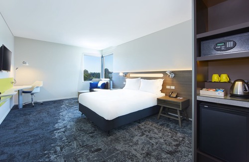 Macquarie Park Hotel | Holiday Inn Express Sydney Macquarie Park by IHG