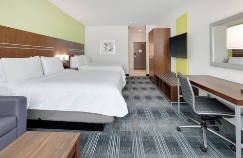 Farmers Branch Hotel | Holiday Inn Express & Suites Dallas NW - Farmers Branch by IHG