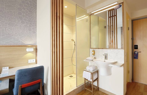Prahlad Nagar Hotel | Holiday Inn Express Ahmdabad Prahlad Nagar by IHG