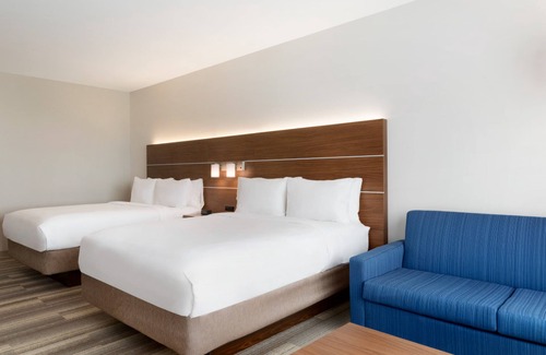 Roselawn Finance Hotel | Holiday Inn Express and Suites-Cincinnati NE - Red Bank Road by IHG