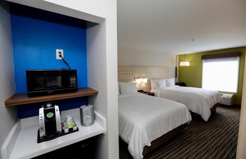 Hillsboro Hotel | Holiday Inn Express Hillsboro I-35 by IHG