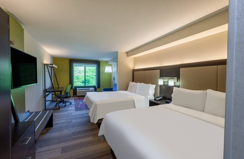 North East Hotel | Holiday Inn Express Hotel & Suites in North East (Erie) by IHG