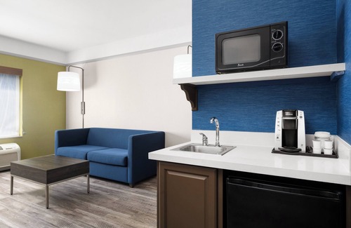 Bonita Hotel | Holiday Inn Express Hotel & Suites San Dimas by IHG