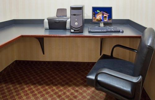 Drums Hotel | Holiday Inn Express Hotel & Suites Drums-Hazelton by IHG