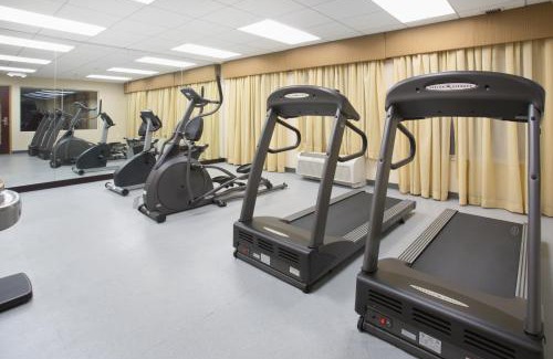 Minot Hotel | Holiday Inn Express Hotel & Suites Minot South by IHG
