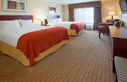 Minot Hotel | Holiday Inn Express Hotel & Suites Minot South by IHG