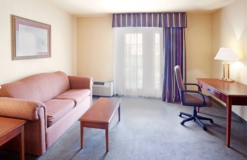 Kerrville Hotel | Holiday Inn Express Hotel & Suites Kerrville by IHG