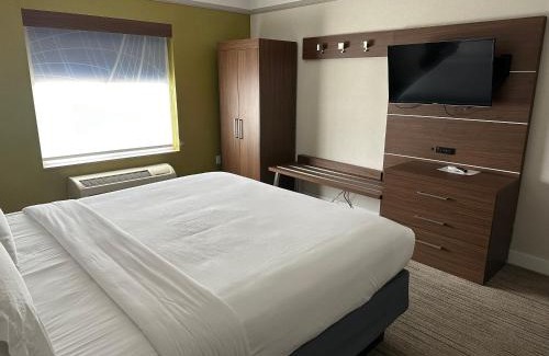 Bonita Hotel | Holiday Inn Express Hotel & Suites San Dimas by IHG