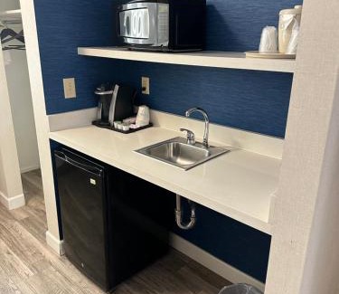 Bonita Hotel | Holiday Inn Express Hotel & Suites San Dimas by IHG
