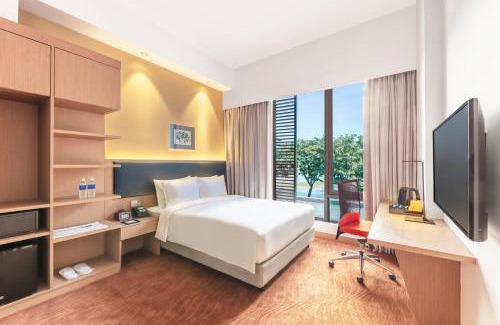 Downtown Kota Kinabalu Hotel | Holiday Inn Express Kota Kinabalu City Centre by IHG
