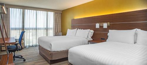 Nags Head Hotel | Holiday Inn Express Nags Head Oceanfront by IHG