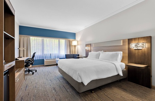 Plainsboro Hotel | Holiday Inn Express Princeton Southeast by IHG