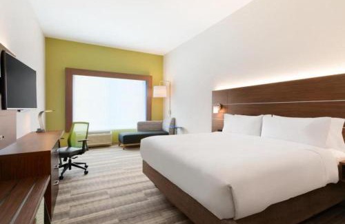 Roselawn Finance Hotel | Holiday Inn Express & Suites - Cincinnati NE - Red Bank Road by IHG