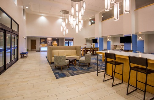 Pahrump Hotel | Holiday Inn Express & Suites Pahrump by IHG