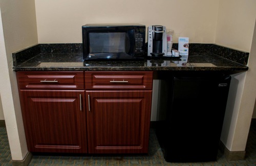 Cocoa Hotel | Holiday Inn Express & Suites Cocoa by IHG