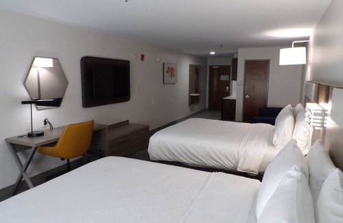 Madison Hotel | Holiday Inn Express & Suites Huntsville Airport by IHG