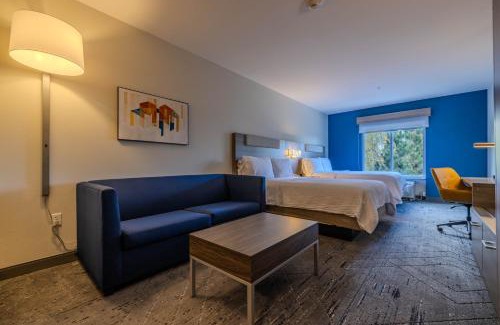 Thornton Hotel | Holiday Inn Express & Suites Denver North - Thornton by IHG