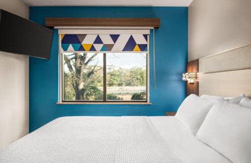 Tillmans Corner Hotel | Holiday Inn Express & Suites Mobile West I-10 by IHG
