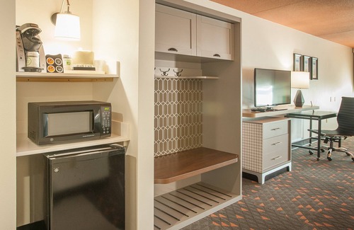 Ferry Pass Hotel | Holiday Inn Pensacola - University Area by IHG