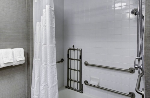 Yamacraw Village Hotel | Holiday Inn Savannah Historic District by IHG