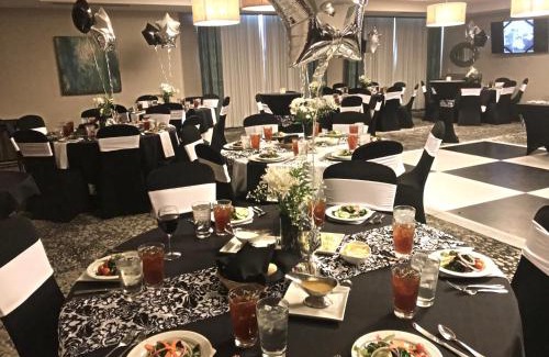 Centennial Hotel | Holiday Inn & Suites Denver Tech Center-Centennial by IHG