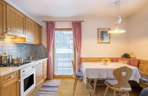 Mareo Apartment | Holiday Apartment "3 - Ciasa Primula"