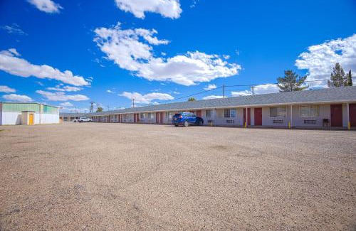 Lordsburg Hotel | Holiday Motel By OYO Lordsburg I-10