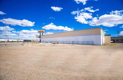 Lordsburg Hotel | Holiday Motel By OYO Lordsburg I-10